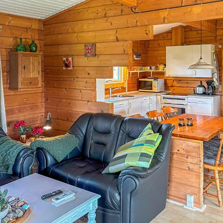 3 Bedroom Beautiful In Holiday home