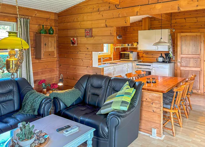 3 Bedroom Beautiful In Holiday home